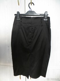 Puzdrová čierna sukňa, 34