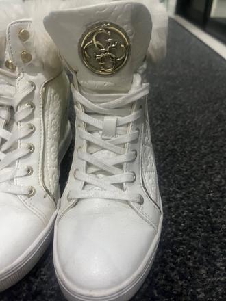 Čižmičky, guess,38