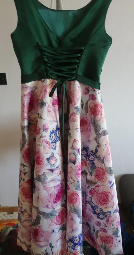 Dlhé spoločenské šaty šité na mieru, 38