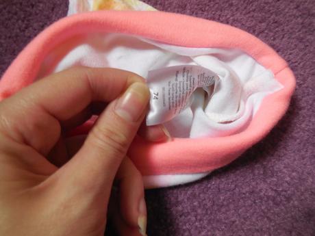 Dievčenská ľahka čiapočka, 74