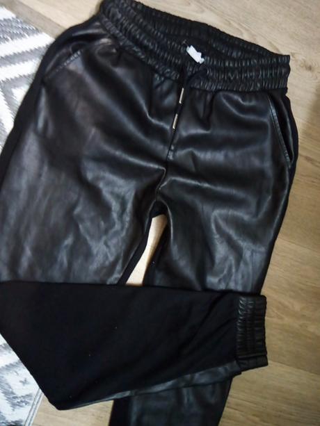 Vymakané kožené nohavice na gumu xs/m, s