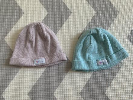 Dojčenské čiapky 2 ks, <50