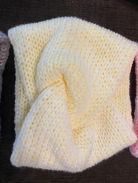 Čelenky - pletené, <50