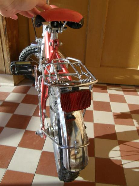 12" detský bicykel s pomocnými kolieskami, 12