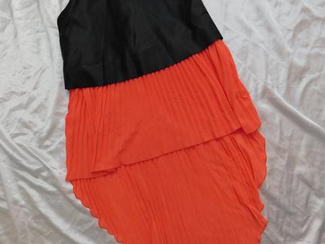 Pekne trendy šaty/tunika, 36