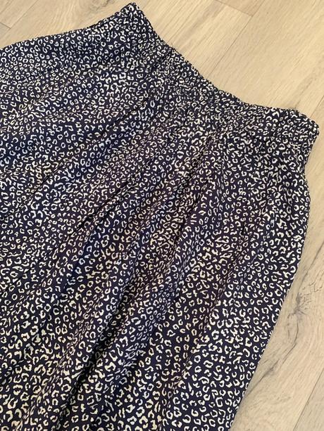Vzorovaná dámska sukňa, 38