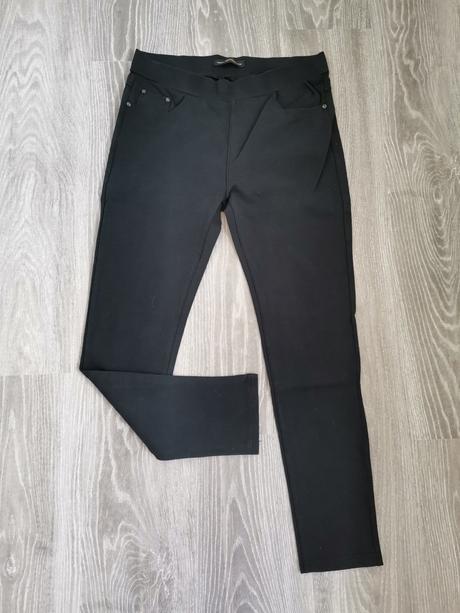 Legínové nohavice, 32