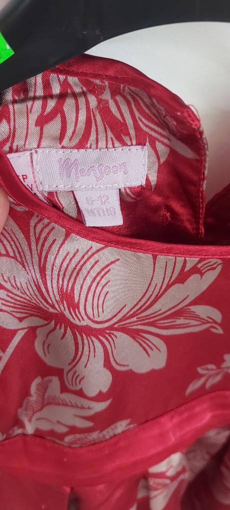 Spoločenské saténové šaty, 74