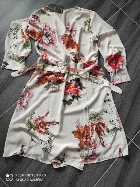 Kvietkovane šaty,