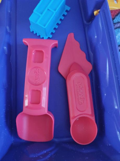 Formičky a krabica na hru s kinetickým pieskom, 