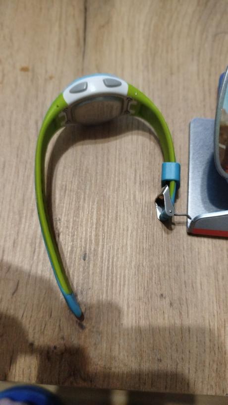 Detské hodinky zeleno modre grátis.,