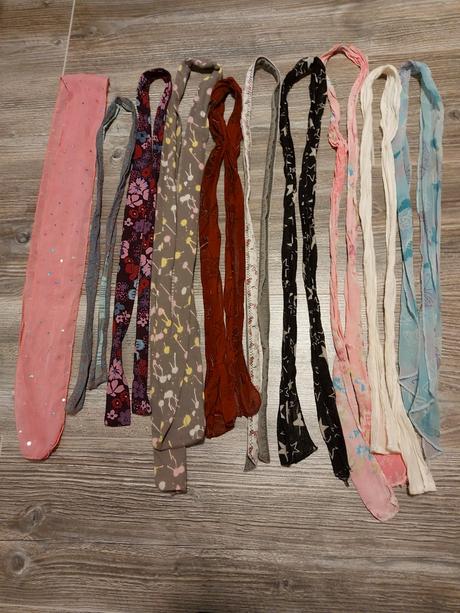 Látkové opasky/šatky,