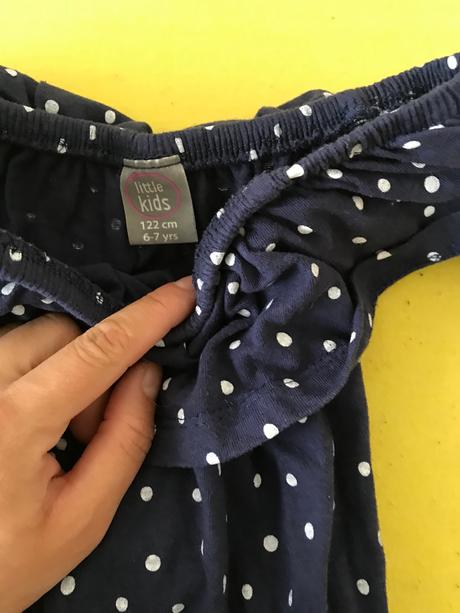 Šatičky s bodkované, 116