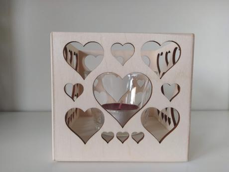 Drevený svietnik srdiečka, 