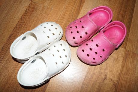2 ks crocsikov - cena spolu, 24