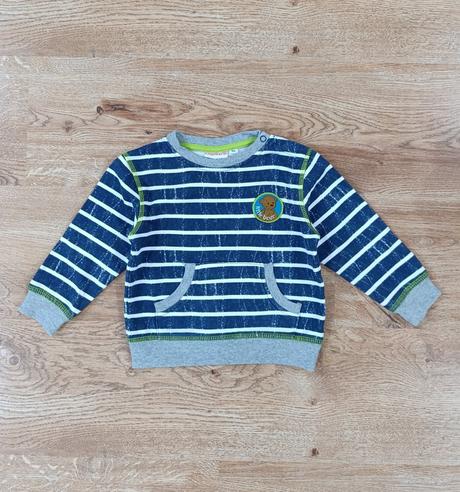 Pásikavá mikinka, 86