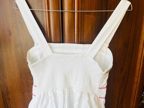 Vyšívané šaty, s