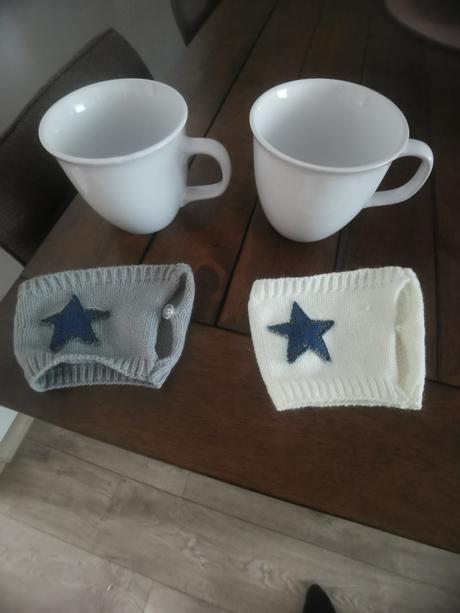 Hrnčeky s oblečením,