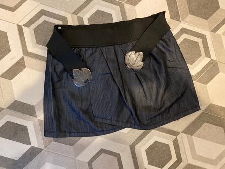 Zaujimava riflova sukna s opaskom, stradivarius,m