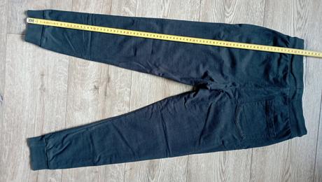 Čiernosivé tepláky (už s poštovným), 146