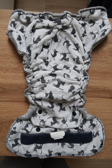 Kalhotová plena mačka, majab