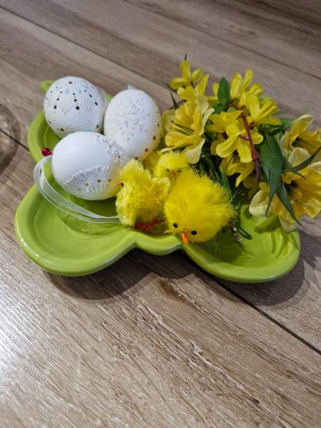 Jarné tanieriky,  tacky, 