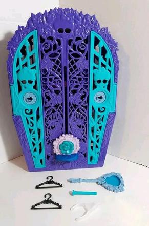 Monster high šatník, 