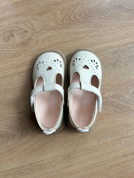 Dievčenské spoločenské topánočky, 25