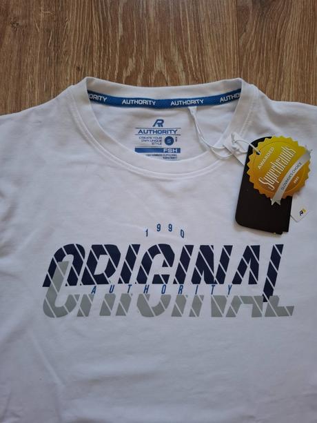 Chlapcenske tricko, authority,s