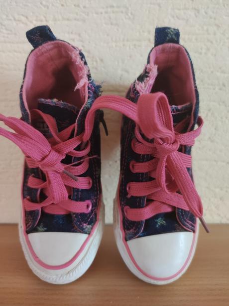 Tenisky, reserved,27