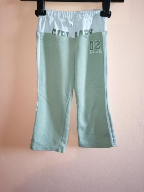 Dievčenské tepláky, 98