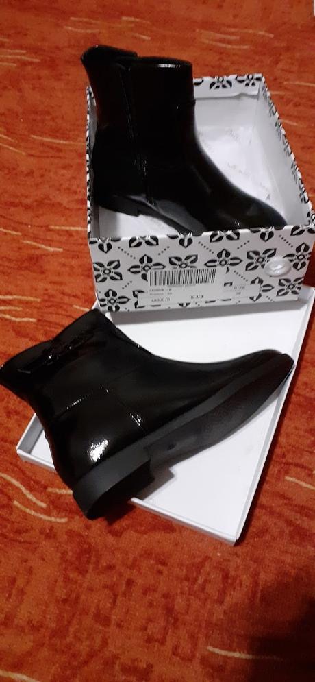 Nové lesklé teplé elegantné topánky, 38