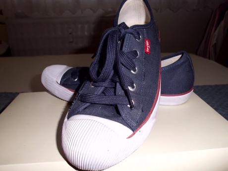 Tmavomodré 3, levis,36