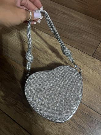 Kamienkova kabelka srdiečko, 