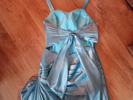 Spoločenské šaty, 36