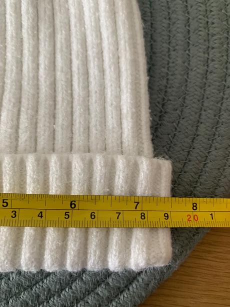 Ciapka s usami, zara,m