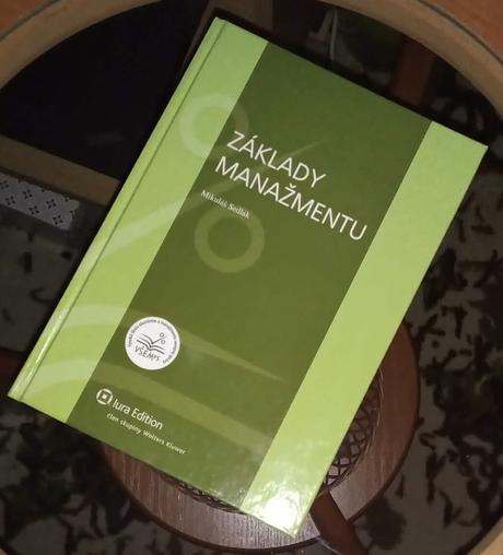 Všem knihy, 