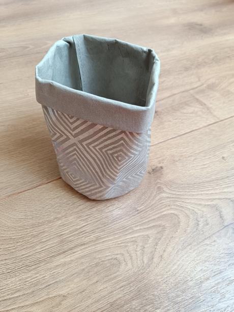 Latkova strieborna doza, 