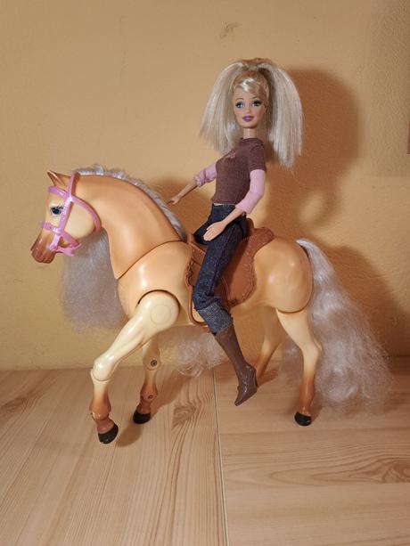 Barbie dream stable 2006, 