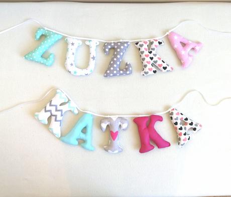 Písmenká z látky.,