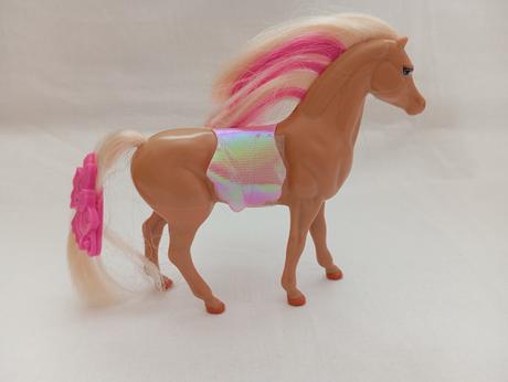 Plastové koníky s hrivou, 