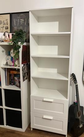 Knižnica brimnes ikea, 