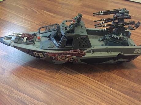 Predam vojenskú  loď, 