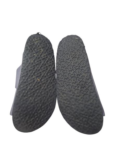 Dievčenské šlapky, 33