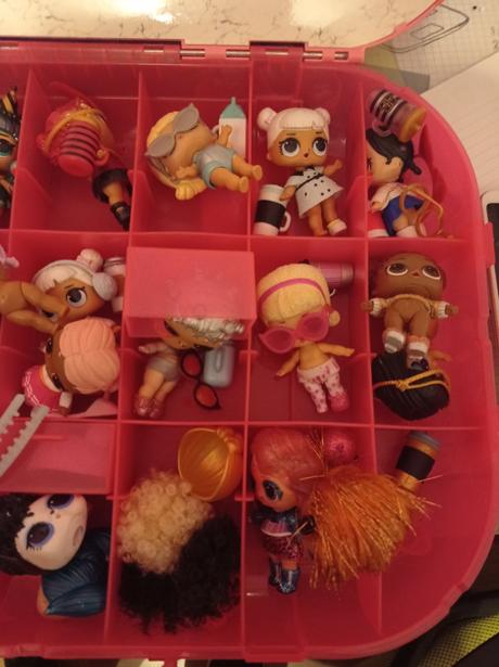 Lol bábiky s príslušenstvom plus lol kufrik,