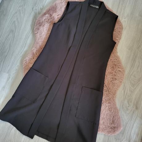 S elegantna vesta, s