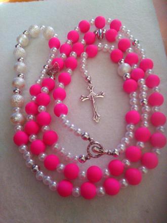 Ruženec s menom a dátumom, 