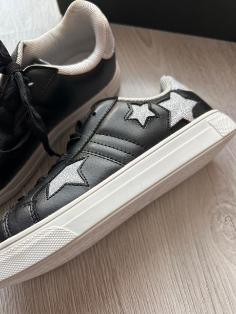 Nove topánky, graceland,33