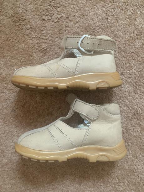 Sandalky, slovobuv,22