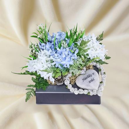 Ikebanka na hrobček so srdiečkom, modro strieborná, 